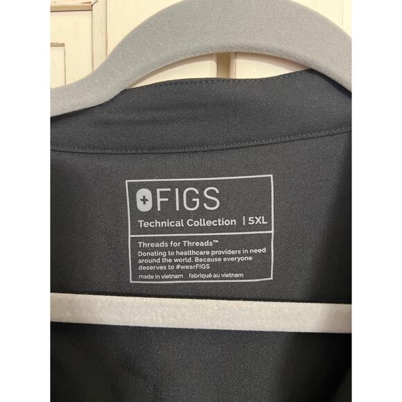 NWT Figs size 5X black Rafaella scrubs top - Picture 2 of 4